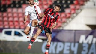 Локомотивите вкараха и дръпнаха ръчните