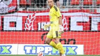 Пламен Андреев изработи дузпа срещу Ференцварош