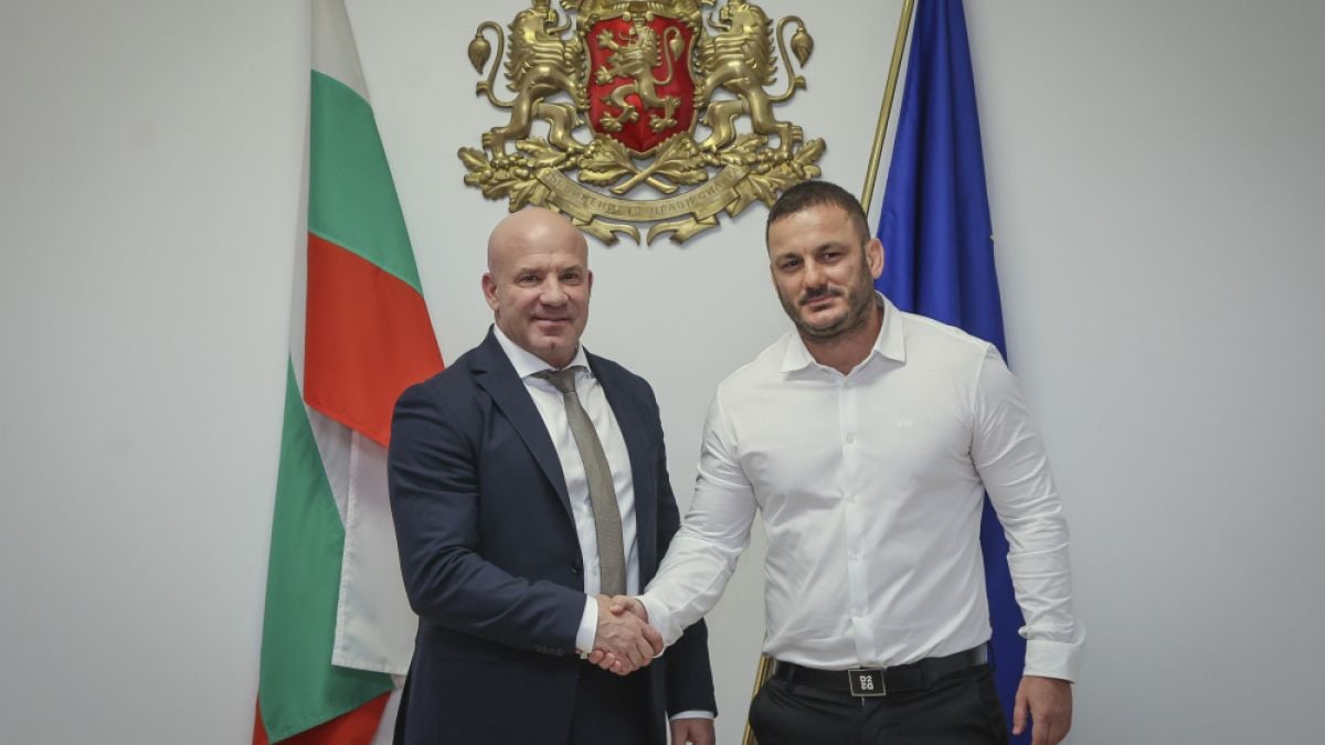 Официално: ЦСКА и държавата подписаха споразумението! Кадри