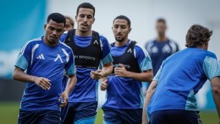 Очаквано завръщане в Левски ще се забави още