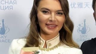 Любовницата на Путин със специална покана към Левски