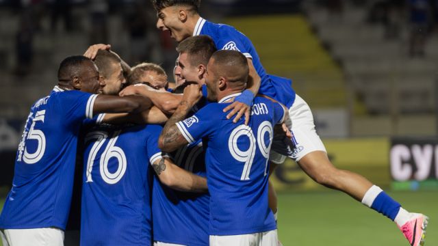Зрелищен обрат от 2:0 до 2:4 за Купата