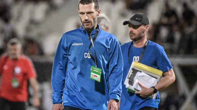 Септември пак гледа към португалски треньор