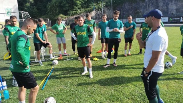 Няма милост за наш футболист след ритник и псувни по съдия