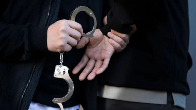 ММА боец преби приятелката си в София, арестуваха го