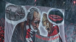 Известен поет разчувства "червена" България за големия празник