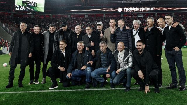 Любо Пенев влезе на терена и "взриви" новата "Армия"