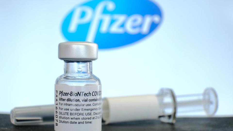 Ново изследване свързва ваксината на Pfizer с временни промени в роговицата