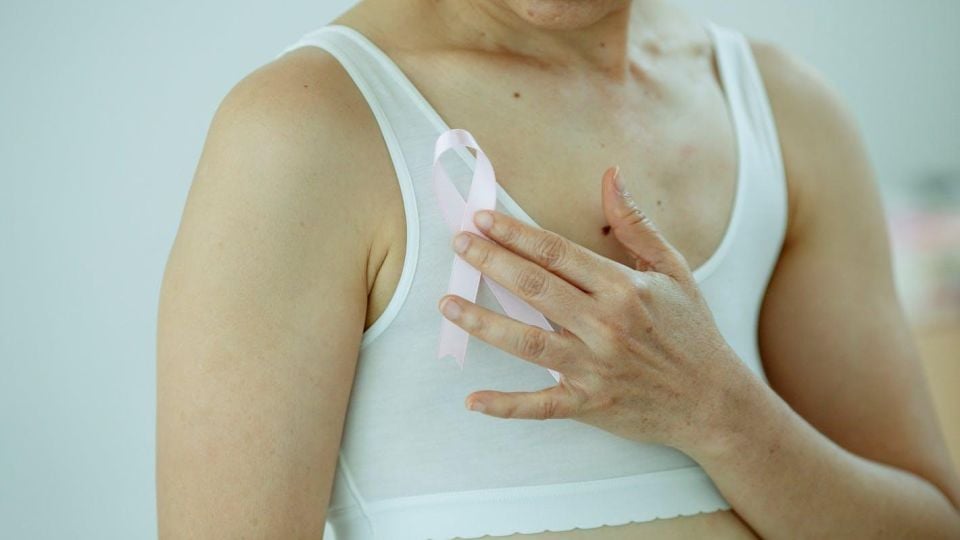 Рак на гърдата при млади жени: 5 симптома, които никога не бива да пренебрегвате