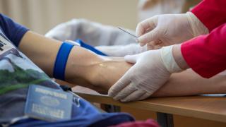 Три кръвни теста, които лекарите препоръчват да правите всяка година