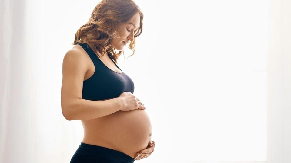 България между ранното майчинство и късната бременност