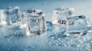 Опасно ли е да пиете ледена вода, когато сте изпотени