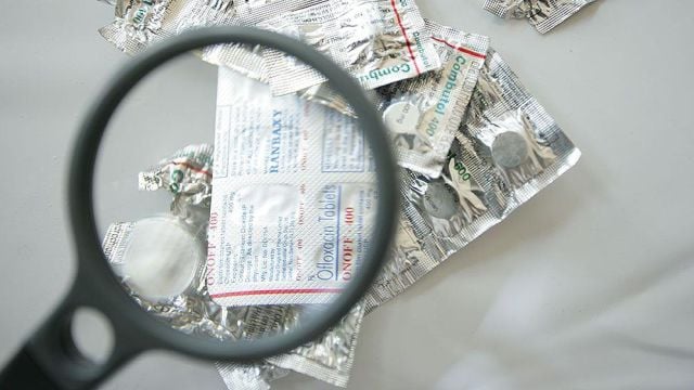 Тежко болни хора мамени години наред с фалшиви лекарства
