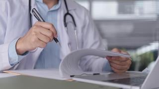 Какви документи са нужни за прием по клинична пътека за рехабилитация на пациент с ТЕЛК?