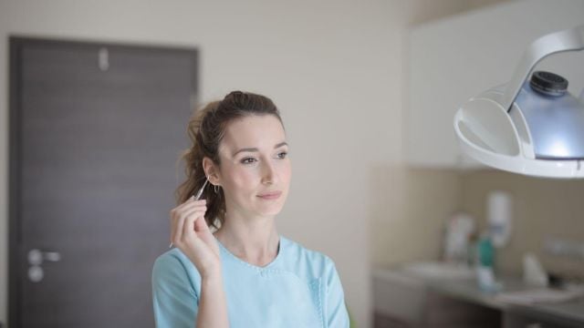С какво не бива в никакъв случай да чистим ушите си