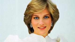 Светът бе шокиран: Това е най-скандалната рокля, с която се е появявала принцеса Даяна! (СНИМКА/ВИДЕО)