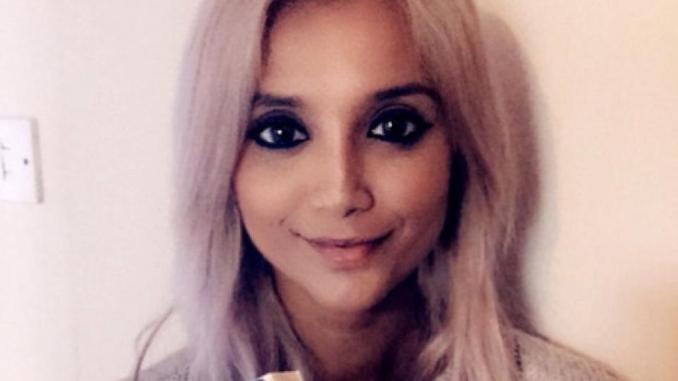 42-годишна майка изглежда като гадже на сина си (СНИМКИ)