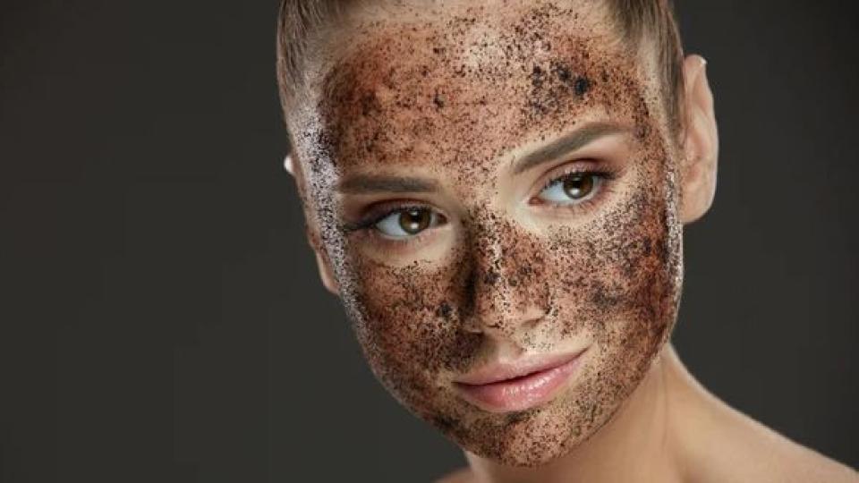 Вълшебна маска за лице с невероятен подмладяващ ефект