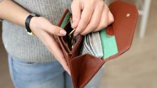 Бързо изхвърлете тези неща от портфейла си, ако не искате да останете без пари!