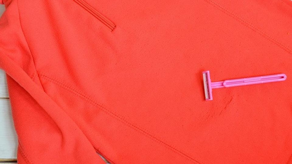 Жена взе бръснач и избръсна дрехите си! Причината е шокираща