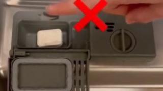 Цял живот сме слагали грешно таблетките за съдомиялната ВИДЕО