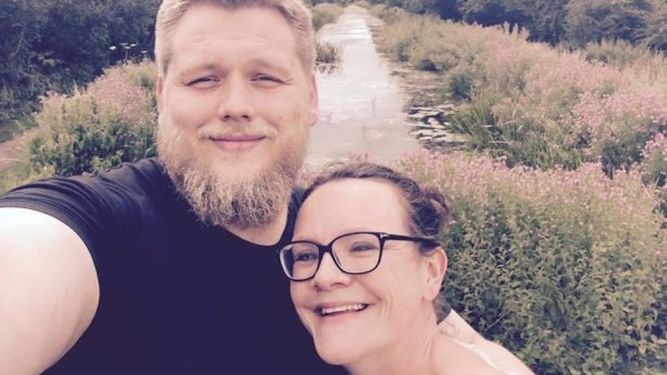 Влюбени отлагаха сватбата си 11 години, а когато най-сетне се ожениха, се случи огромна трагедия СНИМКИ