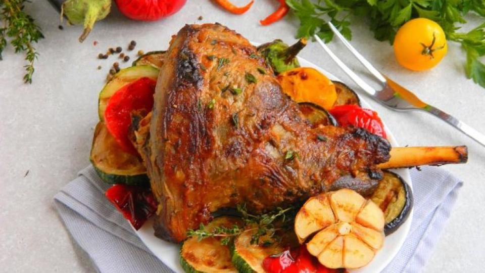 Агнешко бутче на фурна - топи се в устата