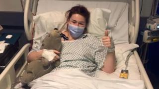 24-г. остана без утроба, след като лекарите откриха истинската причина за менструалните й спазми