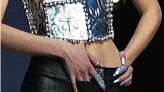 Дънки с джоб за мастурбация подлудиха жените ВИДЕО