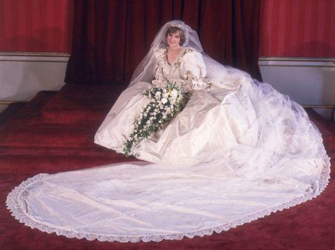 Най-скъпата сватба в историята: Истината за луксозната рокля на принцеса Даяна