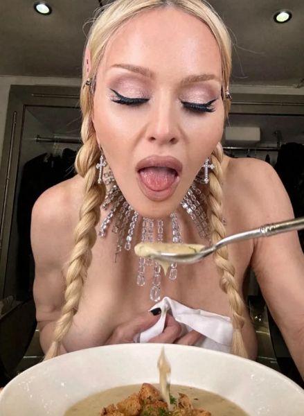 Мадона премина всички граници с тези СНИМКИ 18+