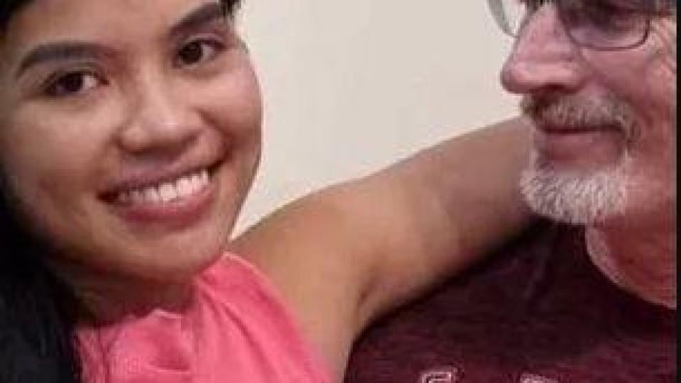 Момиче излъга 56-г. си партньор за истинската си възраст, а когато той научи...