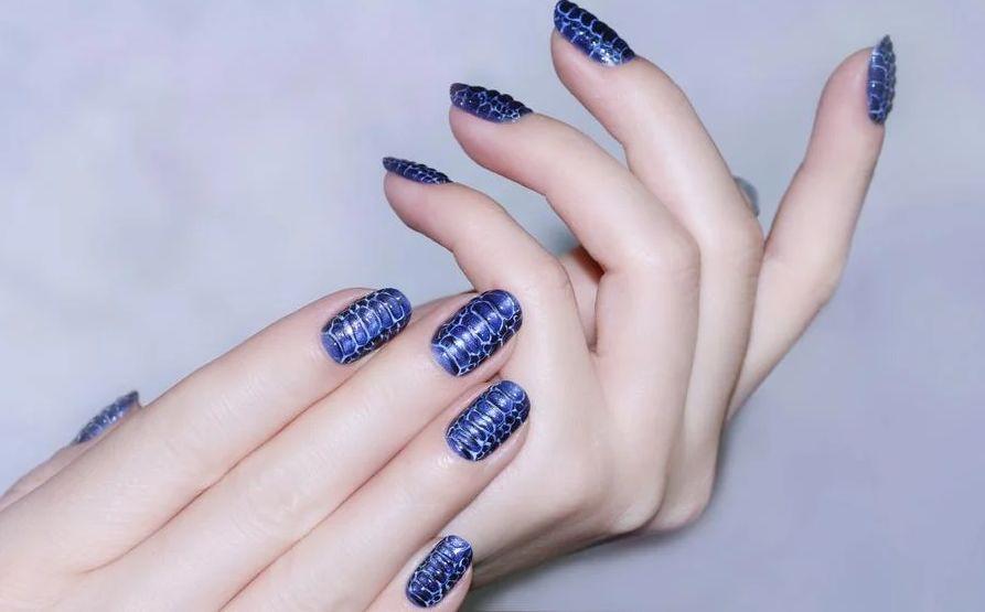 Късмет и щастие през 2025 г. очакват дамите, които са с тези 6 маникюра в новогодишната нощ СНИМКИ