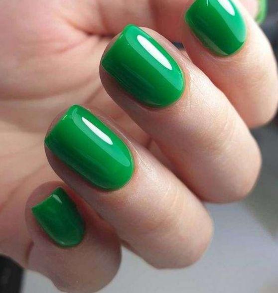 Късмет и щастие през 2025 г. очакват дамите, които са с тези 6 маникюра в новогодишната нощ СНИМКИ