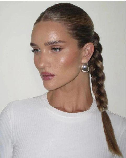 Нова мода: Това е последният хит при веждите СНИМКИ