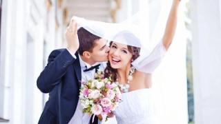 Младоженец в шок след сватбата, отворил подаръка от родителите си и побеснял: Това е гавра, не е честно!