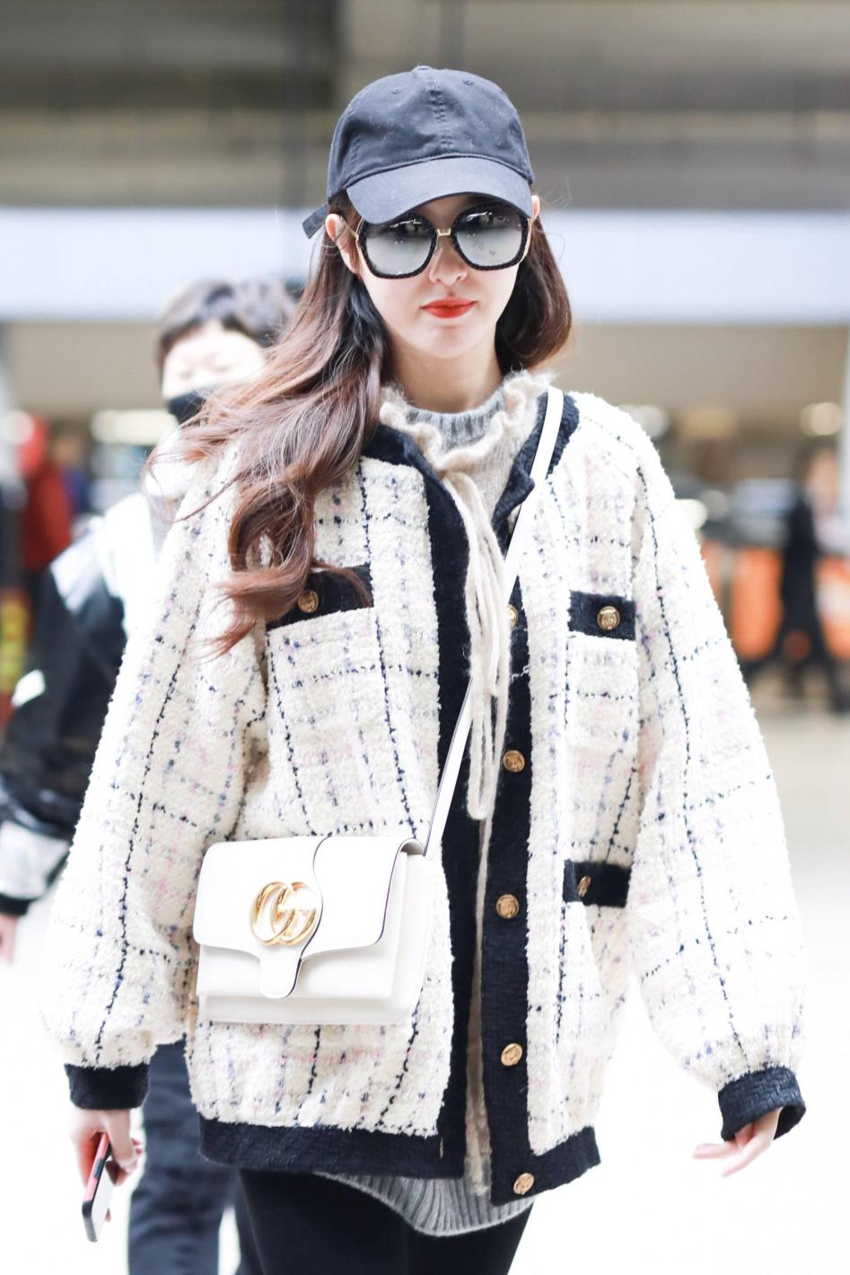 8 якета, които всяка модерна дама трябва да има в гардероба си тази пролет СНИМКИ