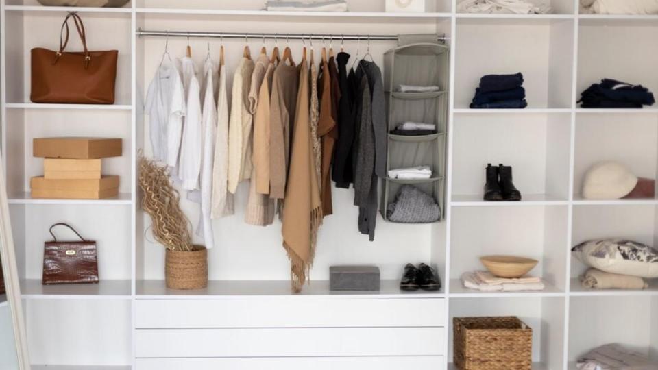 Гардеробът - най-важната мебел за жената