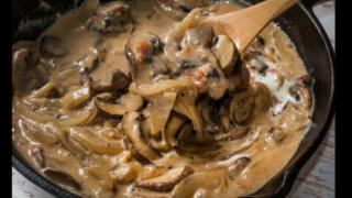 Хвърлих брашното! Готвач ми показа с какво да сгъстя соса - хем е вкусно, хем има малко калории