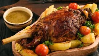 Гергьовденска класика: Агнешко, което ухае на спомени и традиция