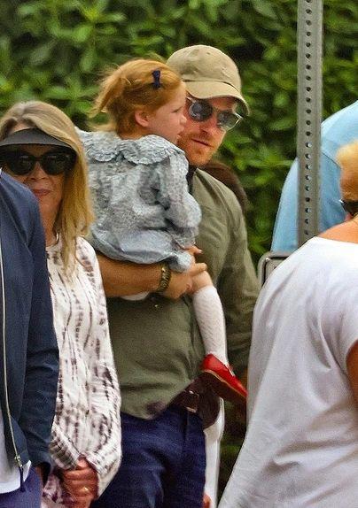 Мистерия витае около децата на Хари и Меган: Какво крият за Арчи и Лилибет?