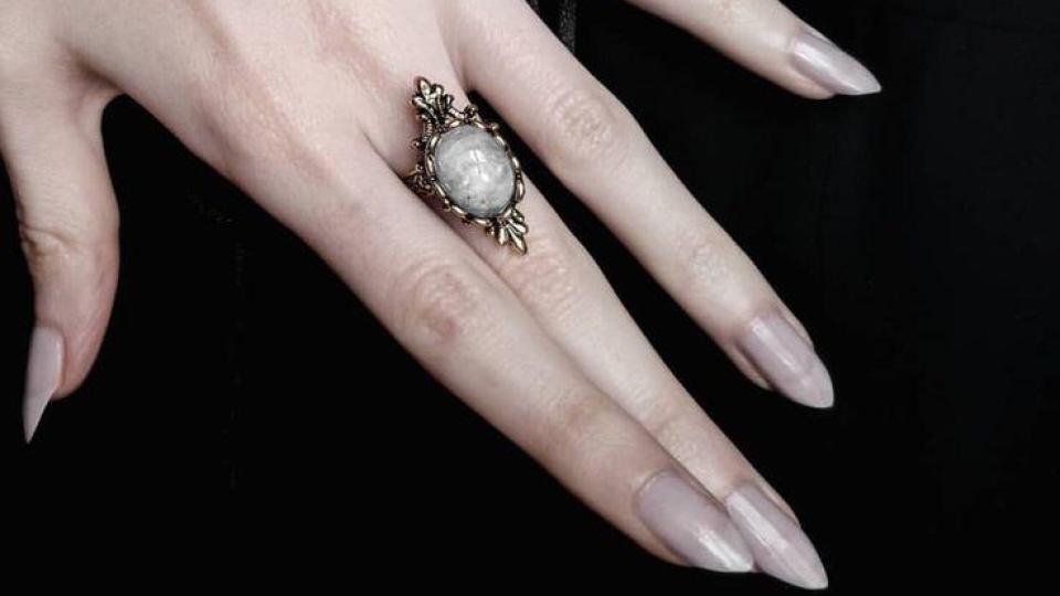 Опасна красота: Защо не трябва да носите винтидж бижута