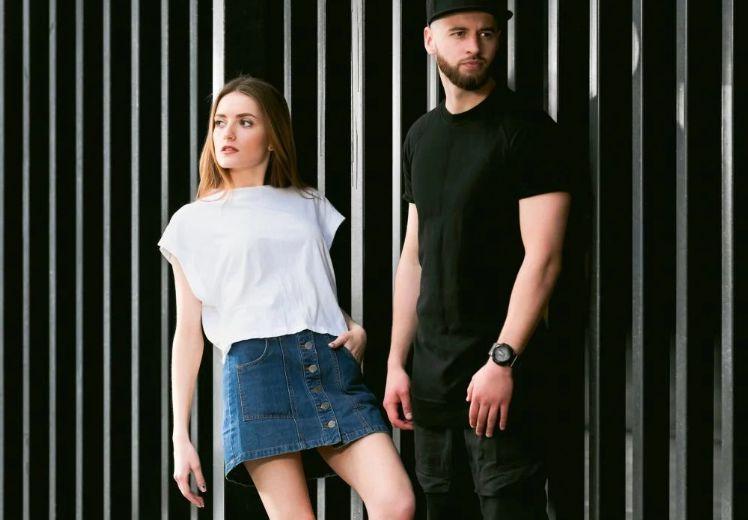 Всяка жена трябва да знае това: Как да носим дънкова пола и да изглеждаме страхотно