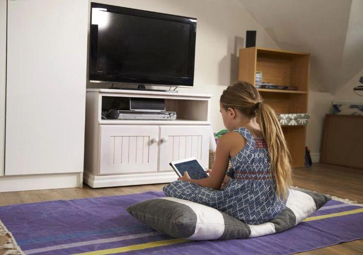 Неудобно и дори опасно: 8 места, където не бива да поставяте телевизора