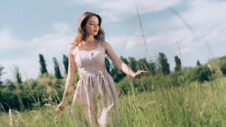 Тези рокли са модният хит на лято 2025 – не ги пропускай!