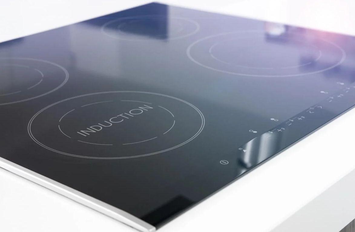 Ето как да почистите индукционен котлон бързо и ефективно