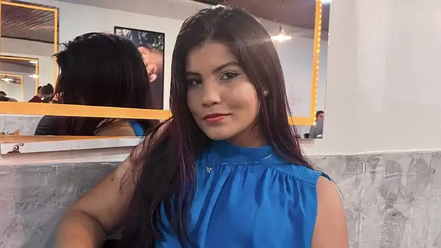 На 4 г. Джулия влезе в пубертета, а 12 години по-късно се събуди със зверски болки и...