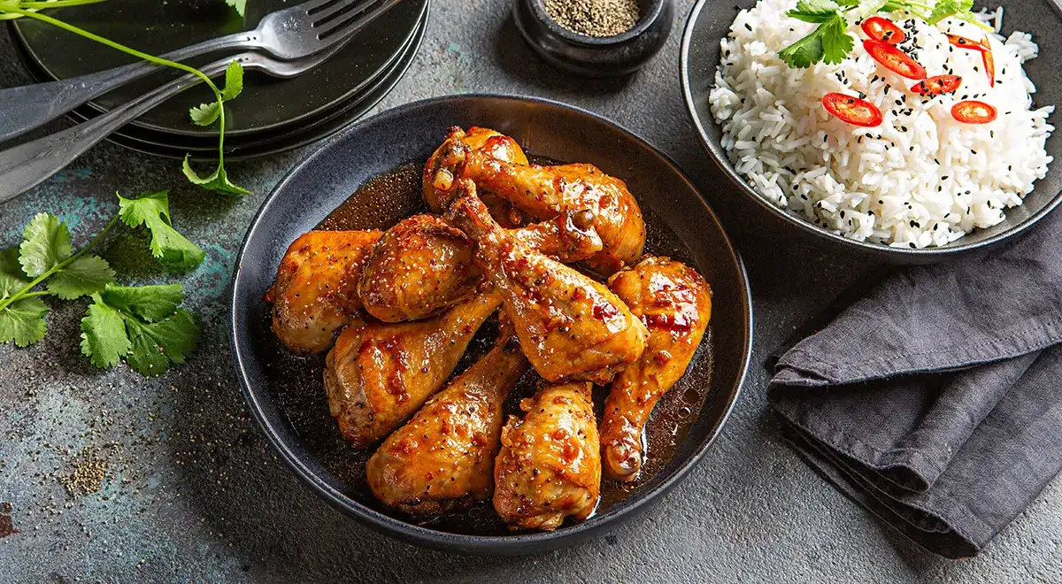 Сочни пилешки бутчета с медено-соев сос