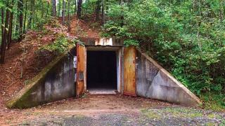 Съпрузи си купиха къща на остров и преживяха най-голямата изненада в живота си