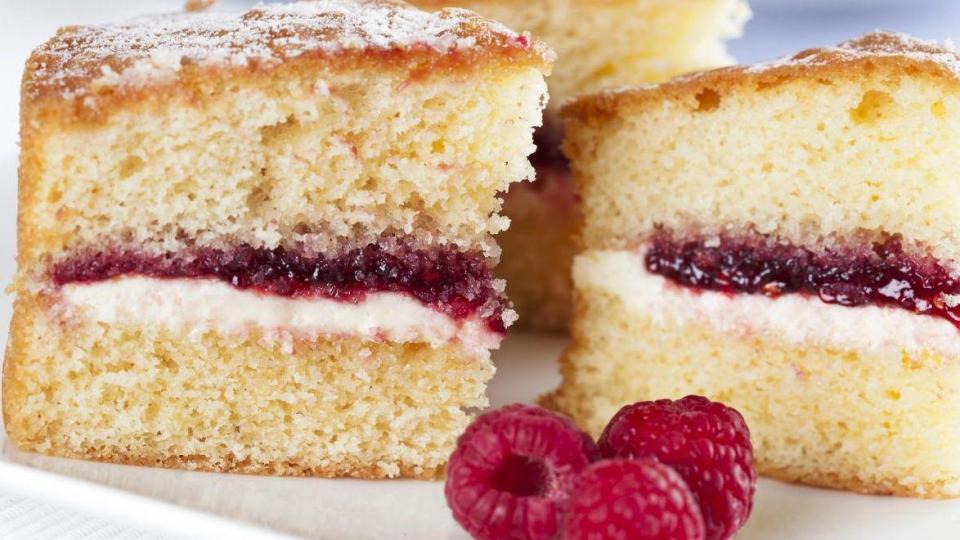 Тайната рецепта за най-вкусния пандишпанов кекс „Виктория“